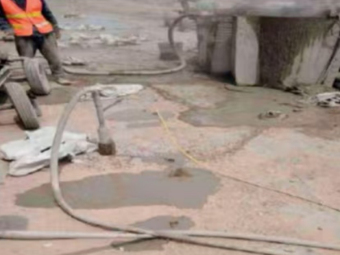 阳朔水泥混凝土路面板底注浆技术 路面脱空注浆整治方案